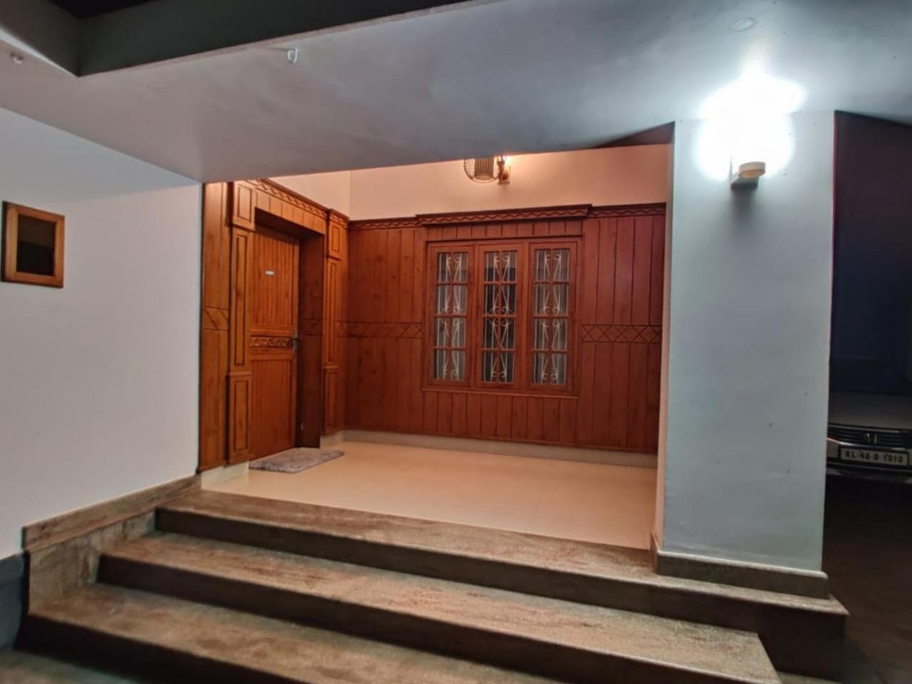 Вилла White House Thrissur Экстерьер фото