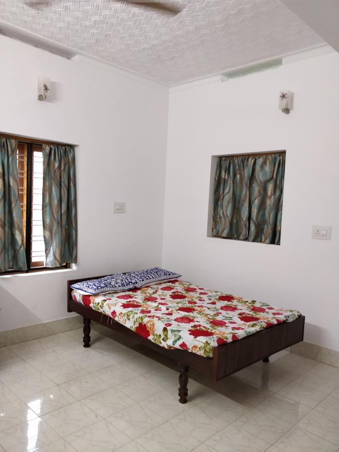 Вилла White House Thrissur Экстерьер фото
