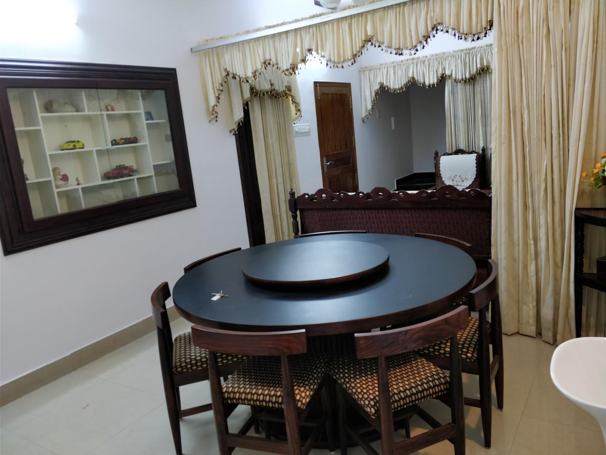 Вилла White House Thrissur Экстерьер фото