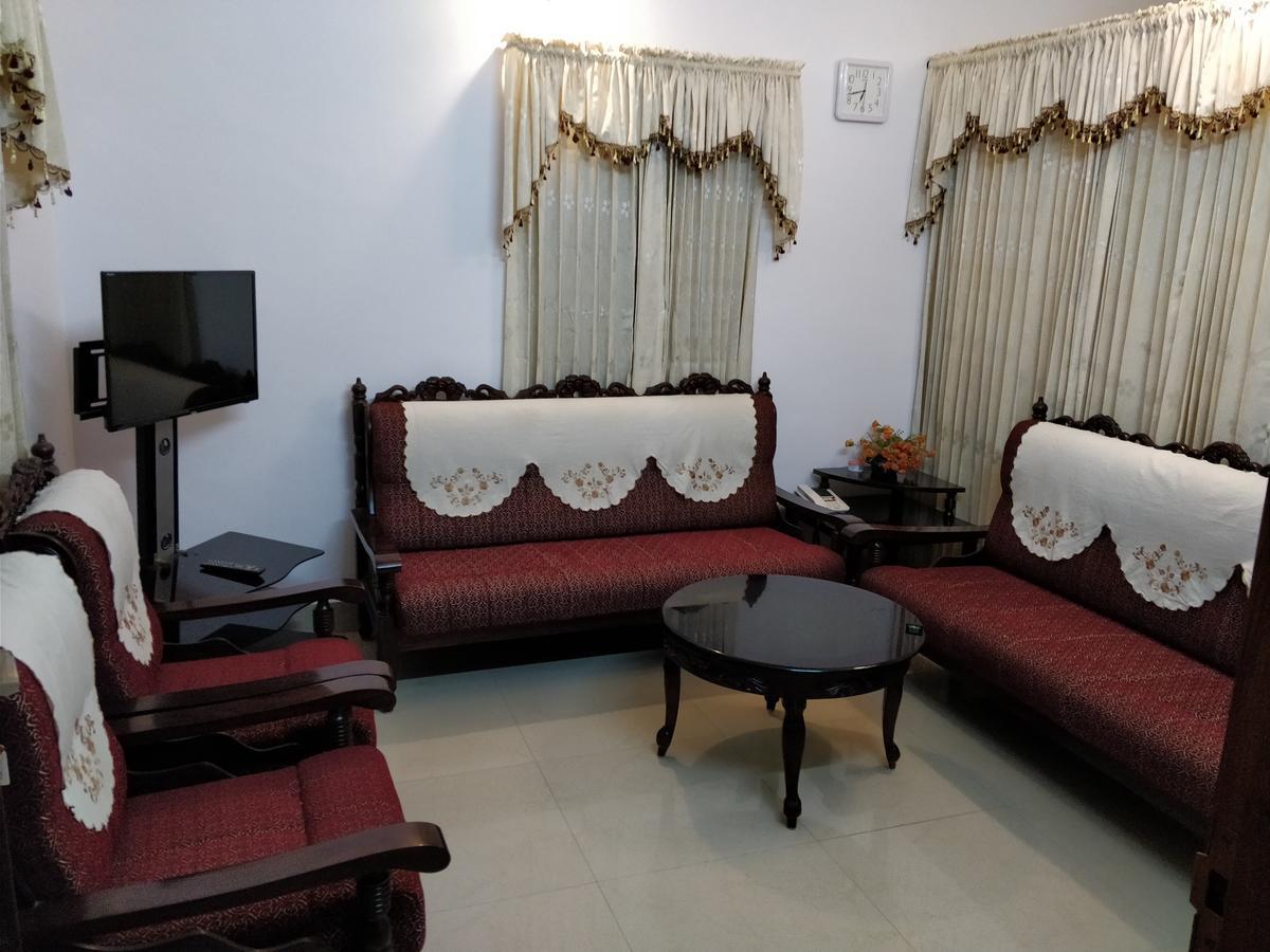 Вилла White House Thrissur Экстерьер фото